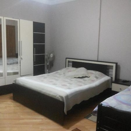 Guesthouse Zeinabi Тбилиси Екстериор снимка