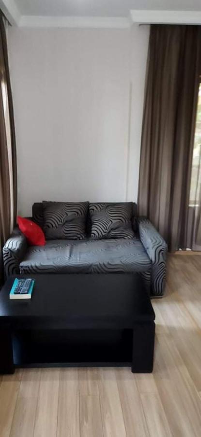 Guesthouse Zeinabi Тбилиси Екстериор снимка