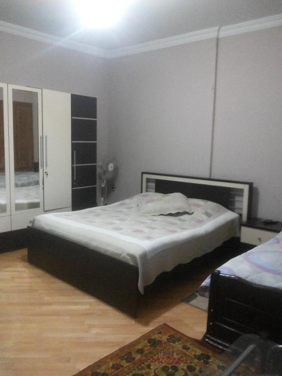 Guesthouse Zeinabi Тбилиси Екстериор снимка