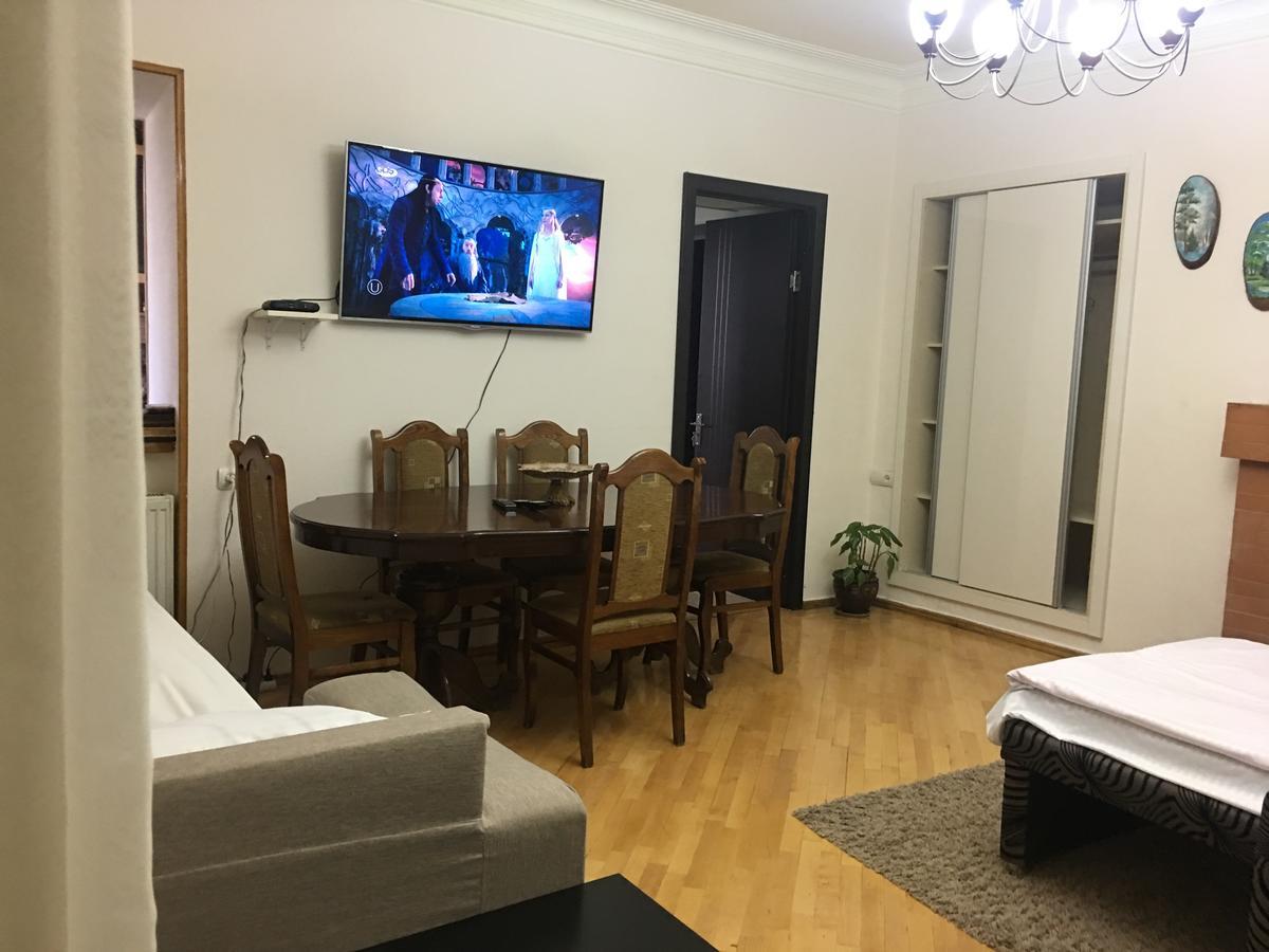 Guesthouse Zeinabi Тбилиси Екстериор снимка