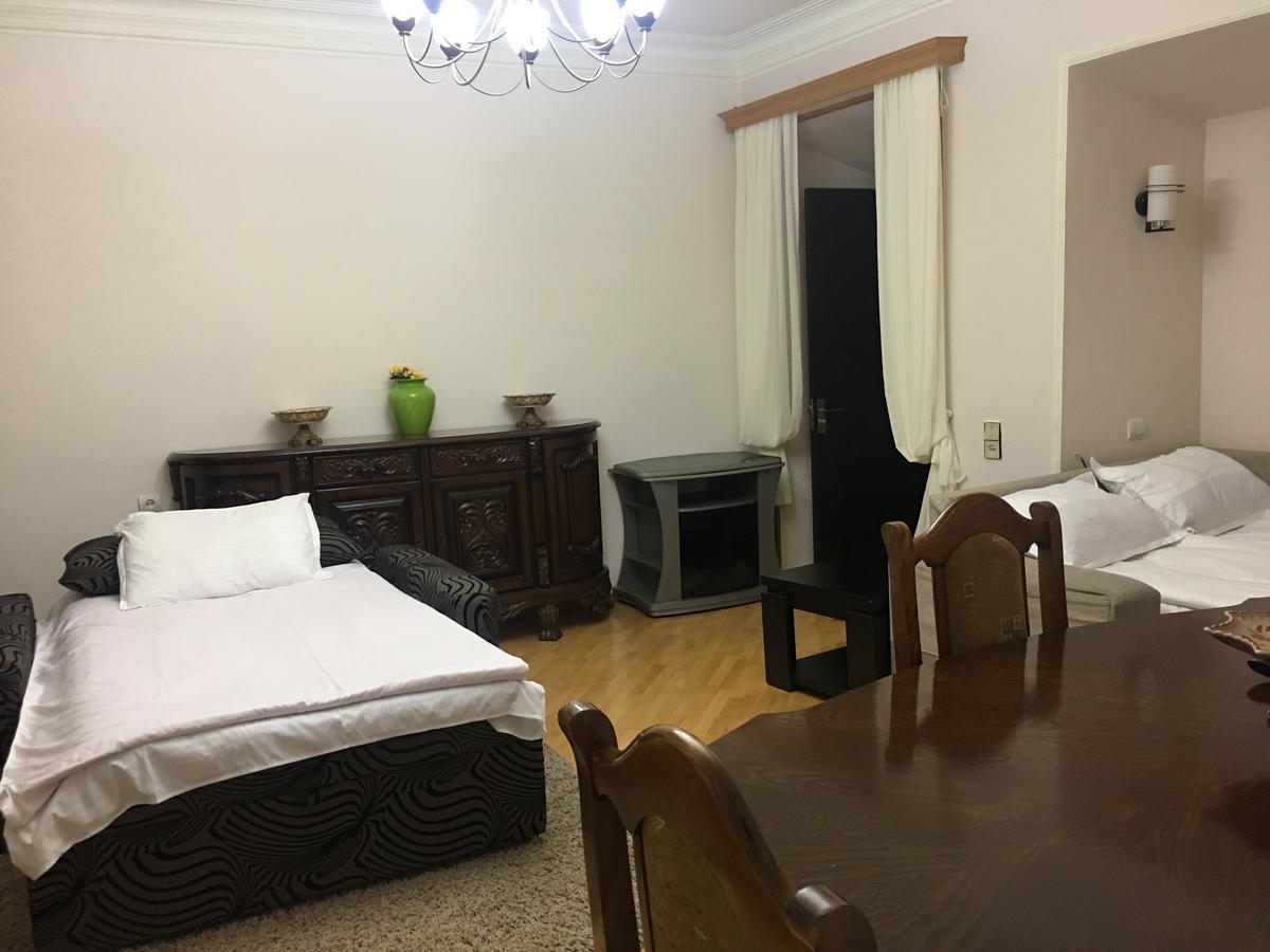 Guesthouse Zeinabi Тбилиси Екстериор снимка