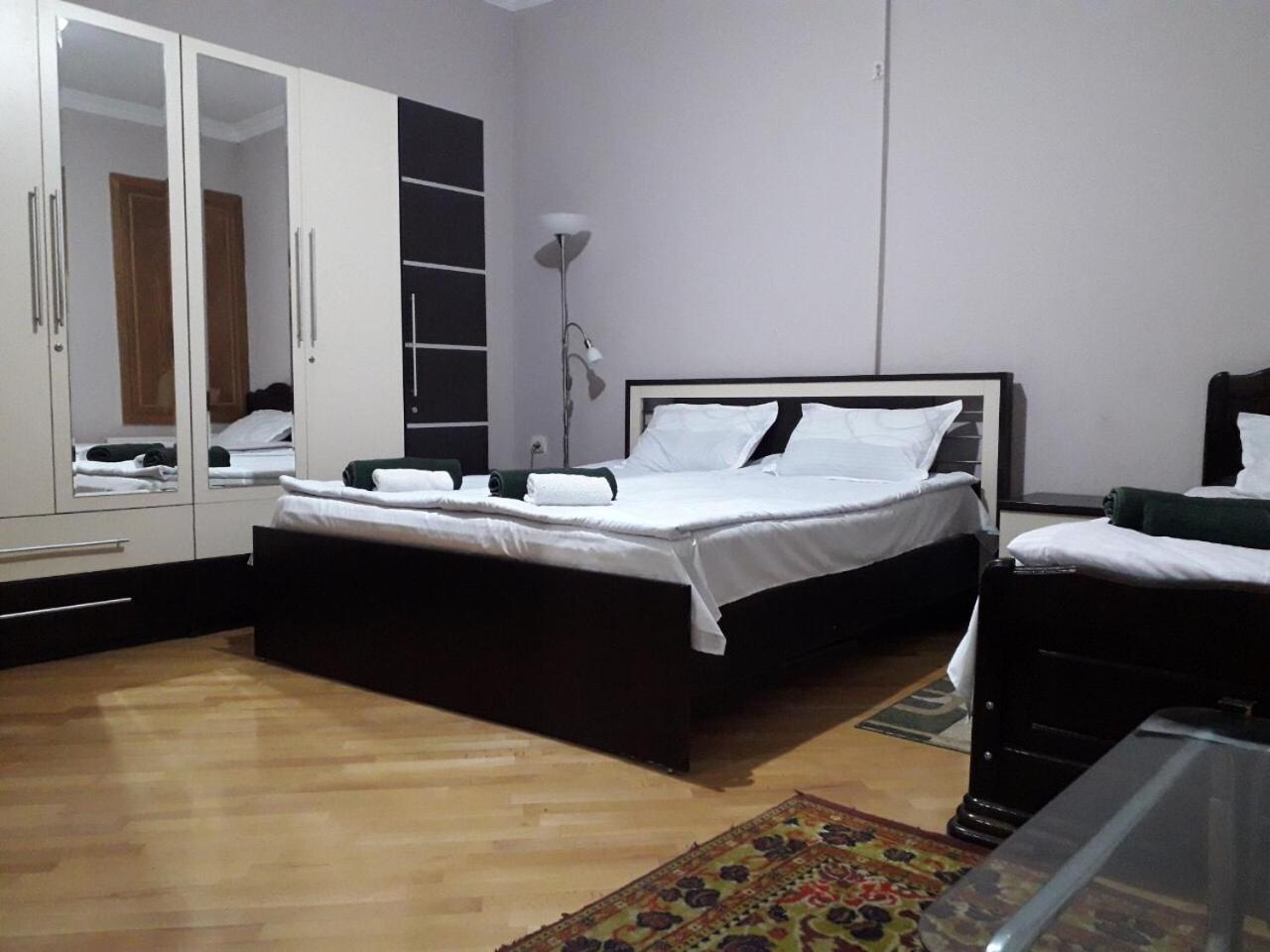 Guesthouse Zeinabi Тбилиси Екстериор снимка